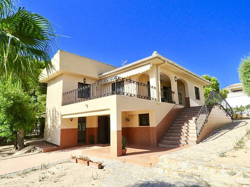 Villa in Torrevieja, Spain, 175 m² - picture 1
