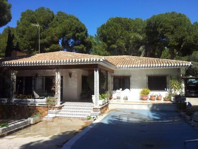 Villa à Campoamor, Espagne, 250 m² - image 1