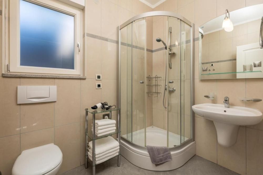 Hotel in Icici, Croatia, 1 500 m² - picture 18