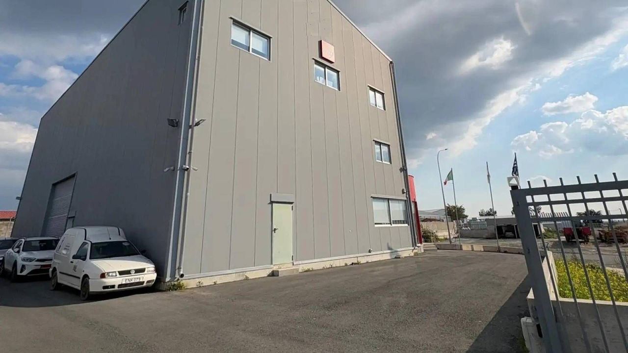 Gewerbeimmobilien in Aradippou, Zypern, 750 m² - Foto 2