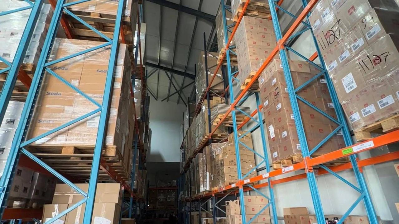 Gewerbeimmobilien in Aradippou, Zypern, 750 m² - Foto 5