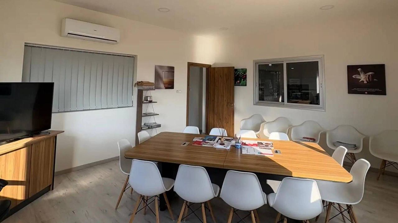 Gewerbeimmobilien in Aradippou, Zypern, 750 m² - Foto 8