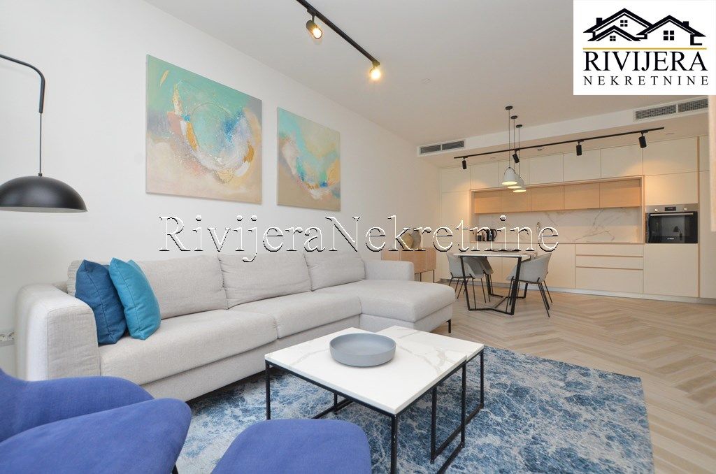 Appartement à Herceg-Novi, Monténégro, 74 m² - image 1