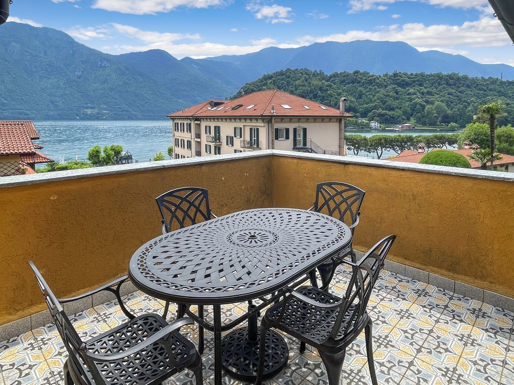Appartement à Tremezzina, Italie, 80 m² - image 1