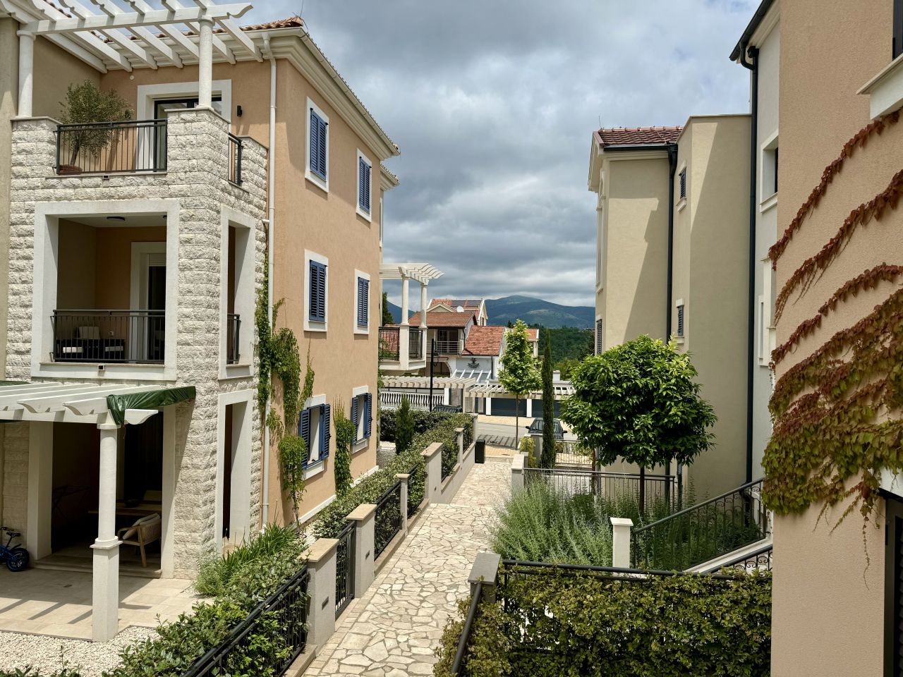 Piso en Luštica, Montenegro, 165 m² - imagen 1