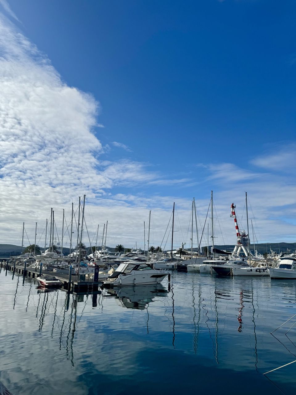 Grundstück in Tivat, Montenegro, 24 381 m² - Foto 1
