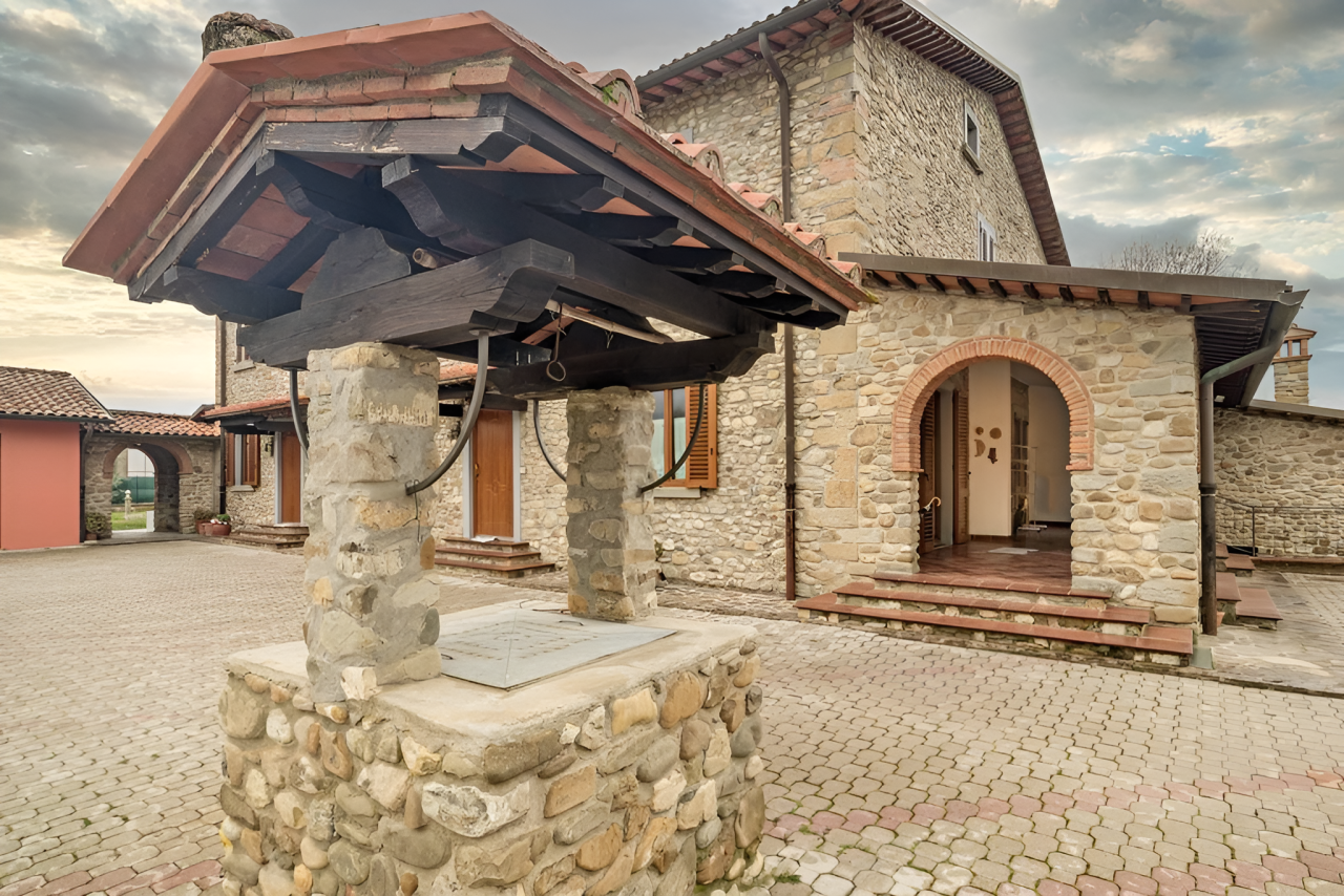 Villa in Arezzo, Italien, 727 m² - Foto 1