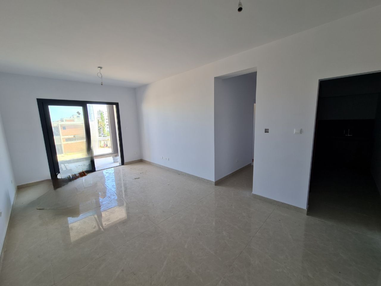 Wohnung in Limassol, Zypern, 90 m² - Foto 1