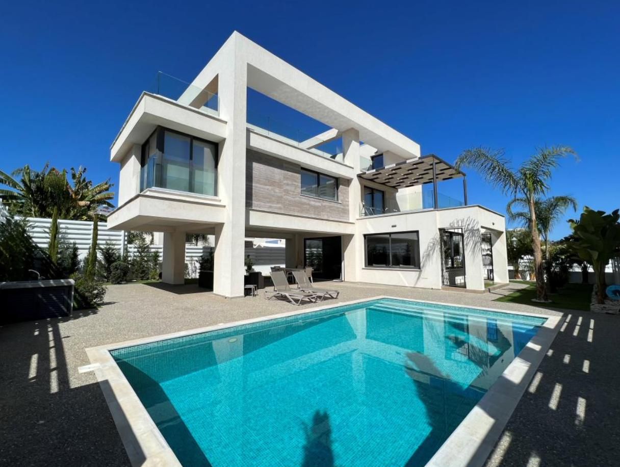 House in Protaras, Cyprus, 200 m² - picture 1