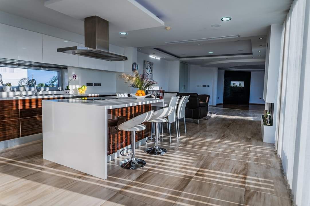 Casa a Larnaca, Cipro, 600 m² - foto 2