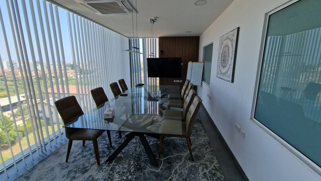 Büro in Larnaka, Zypern, 410 m² - Foto 2