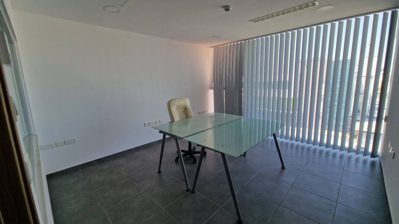 Büro in Larnaka, Zypern, 410 m² - Foto 6