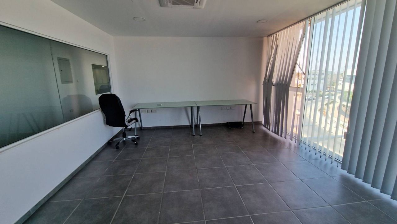 Büro in Larnaka, Zypern, 410 m² - Foto 8