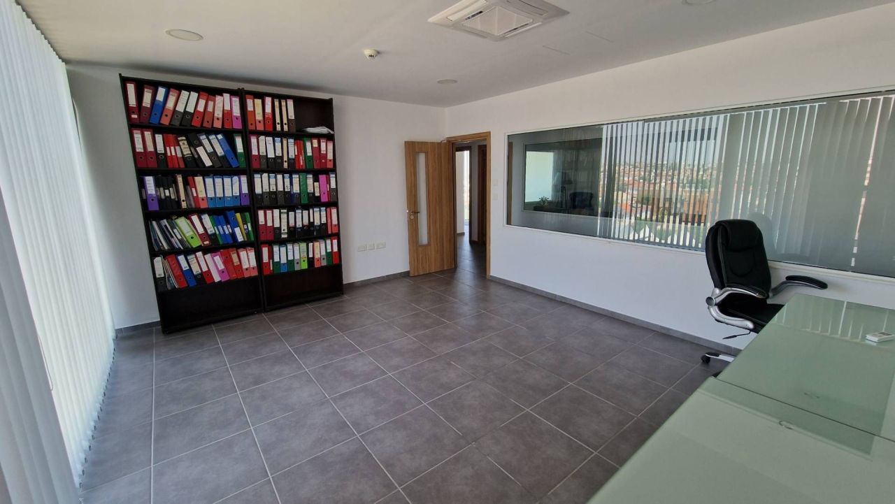 Büro in Larnaka, Zypern, 410 m² - Foto 9