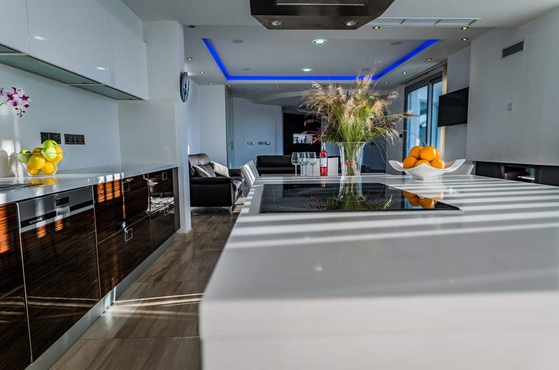 Casa a Larnaca, Cipro, 600 m² - foto 10