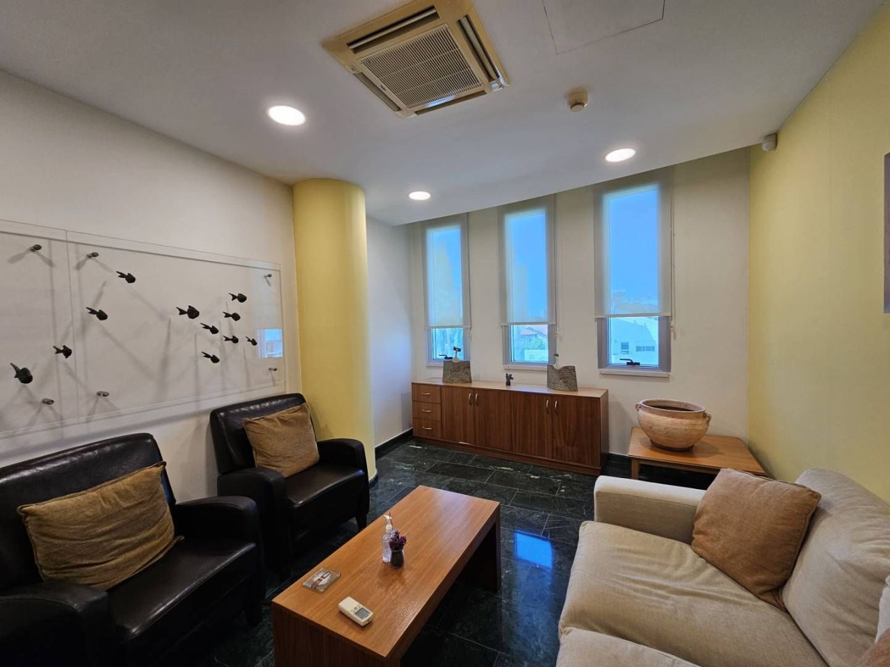 Office in Limassol, Cyprus, 932 m² - picture 10