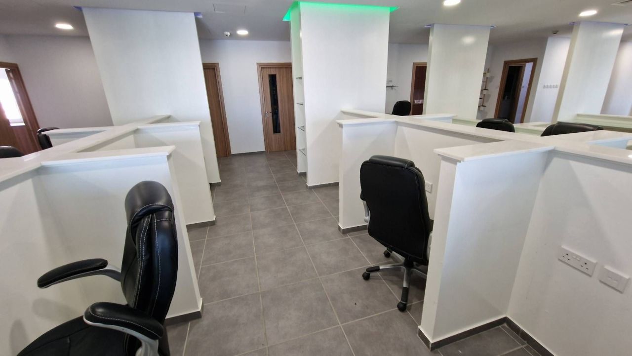 Büro in Larnaka, Zypern, 410 m² - Foto 12