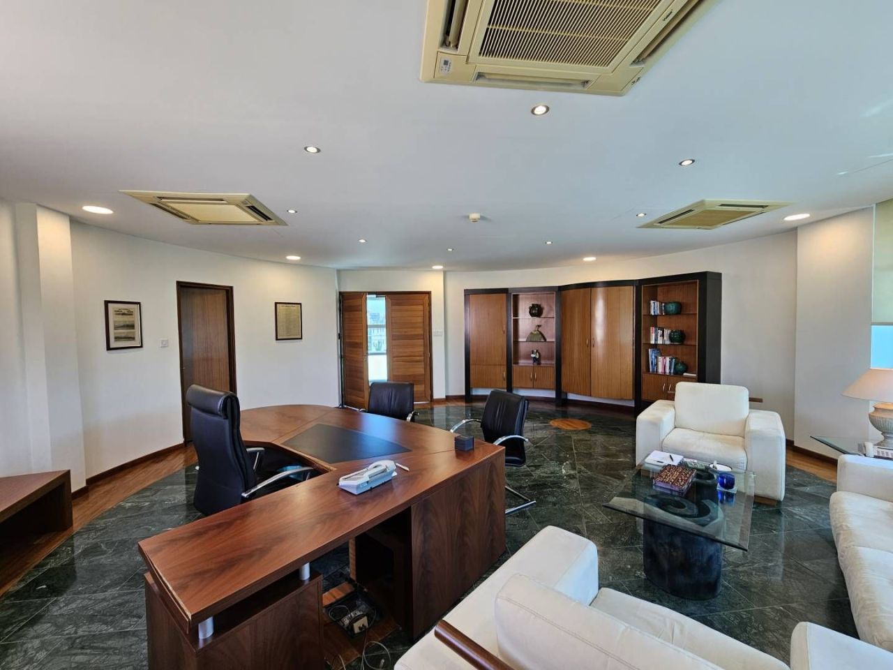 Office in Limassol, Cyprus, 932 m² - picture 13