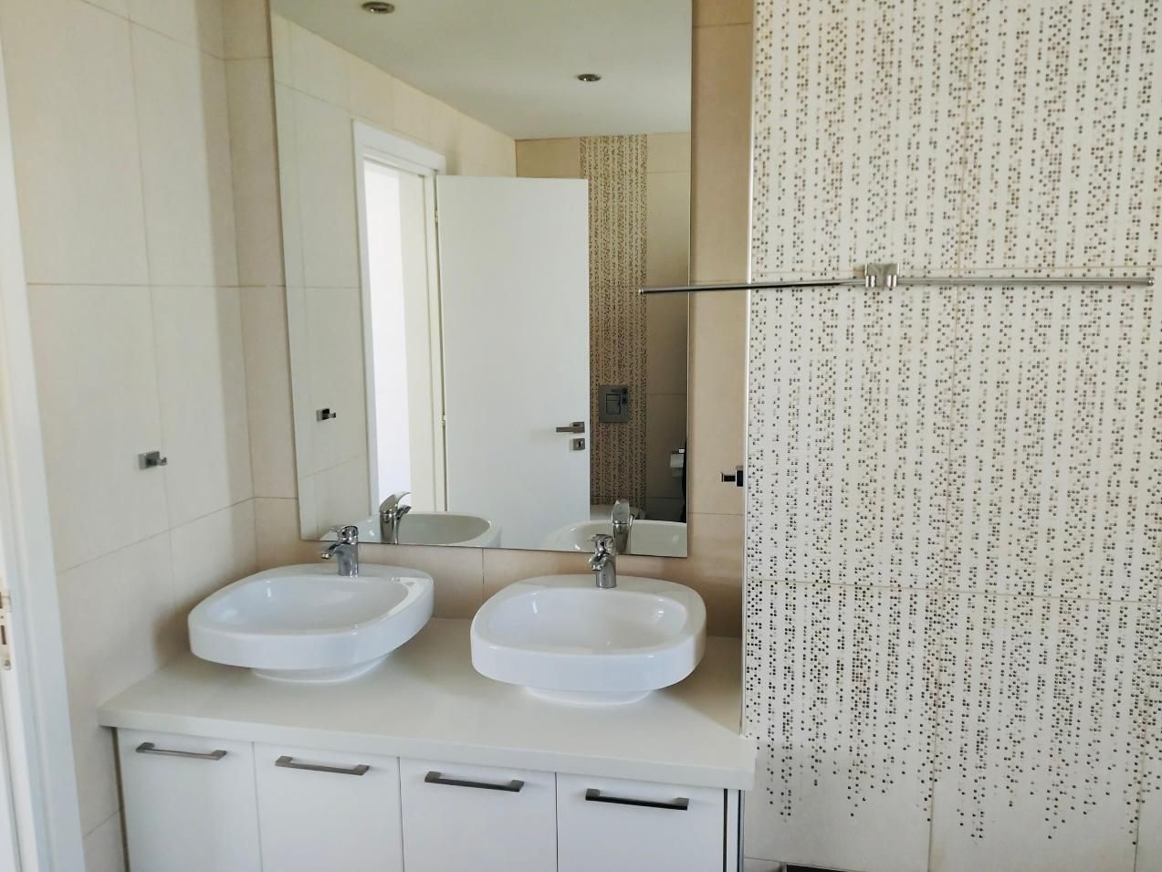 Casa a Larnaca, Cipro, 600 m² - foto 18