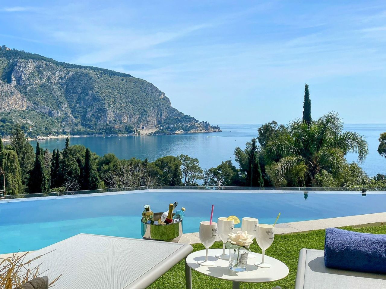 Villa in Eze, Frankreich, 220 m² - Foto 1