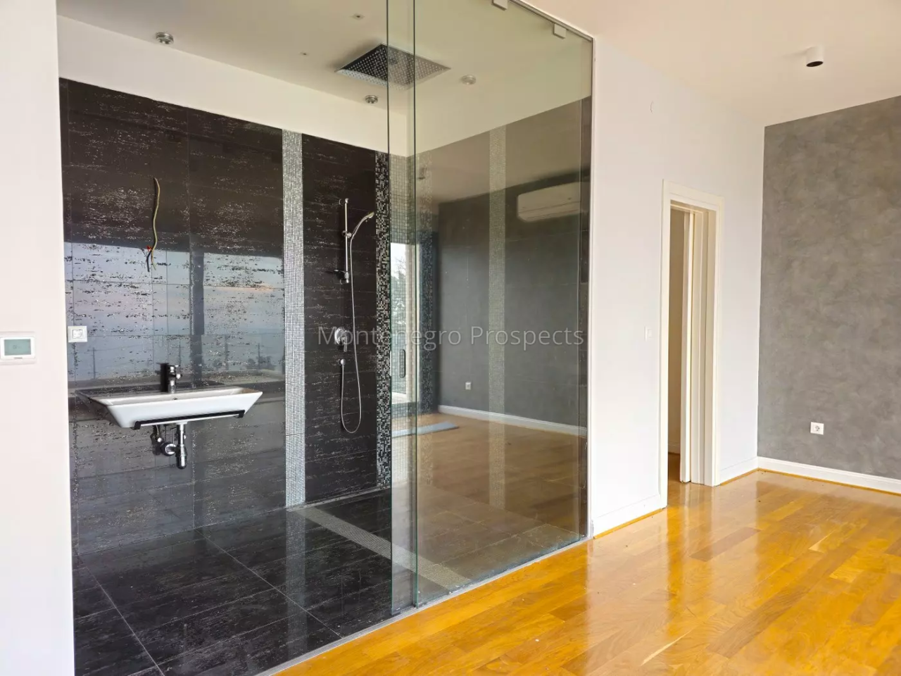 Villa in Budva, Montenegro, 1 886 m² - picture 2