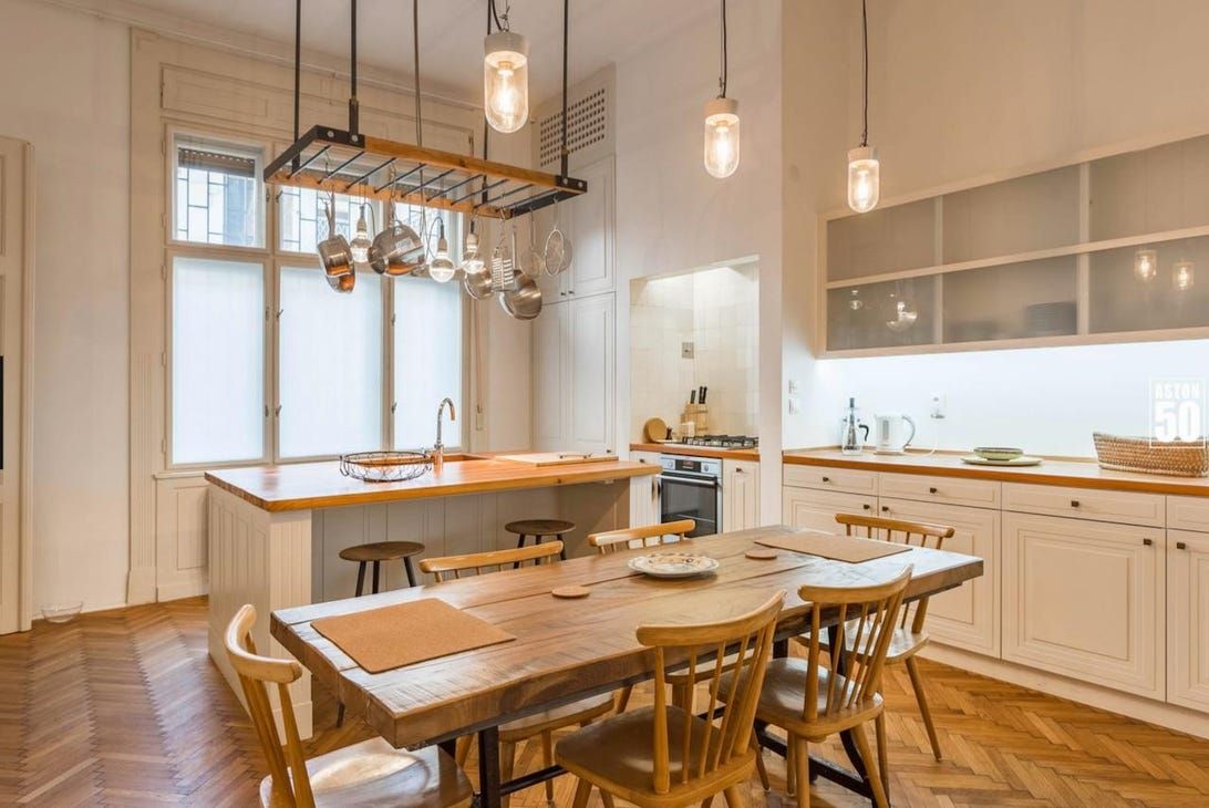 Flat in Budapest, Hungary, 155 m² - picture 1