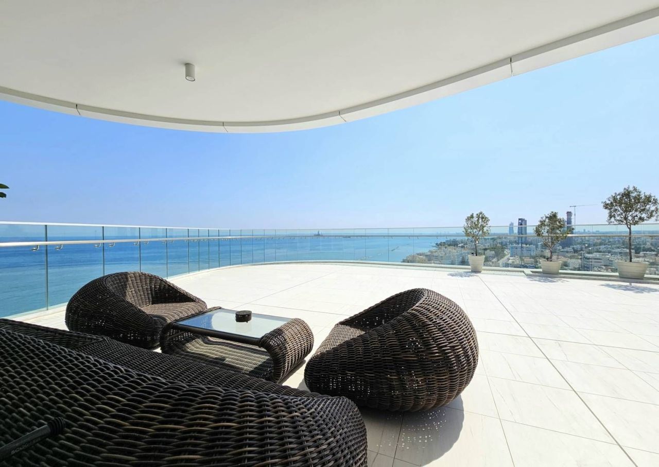 Flat in Germasogeia, Cyprus, 312 m² - picture 1