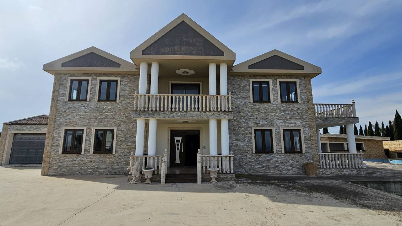 Maison à Protaras, Chypre, 495 m² - image 1