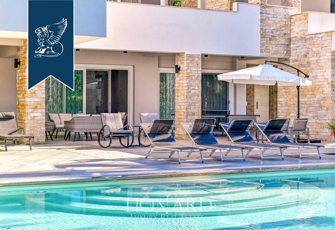 Villa à Rome, Italie, 803 m² - image 8