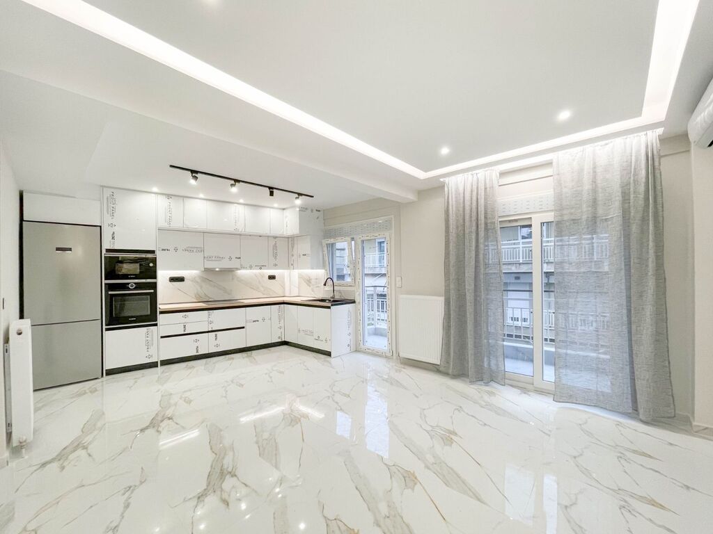 Flat in Thessaloniki, Greece, 97 m² - picture 1