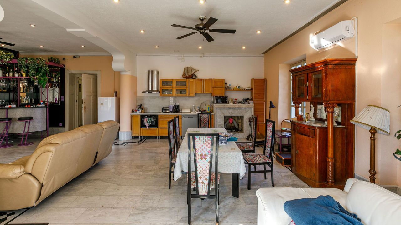 House on Balaton, Hungary, 345 m² - picture 9