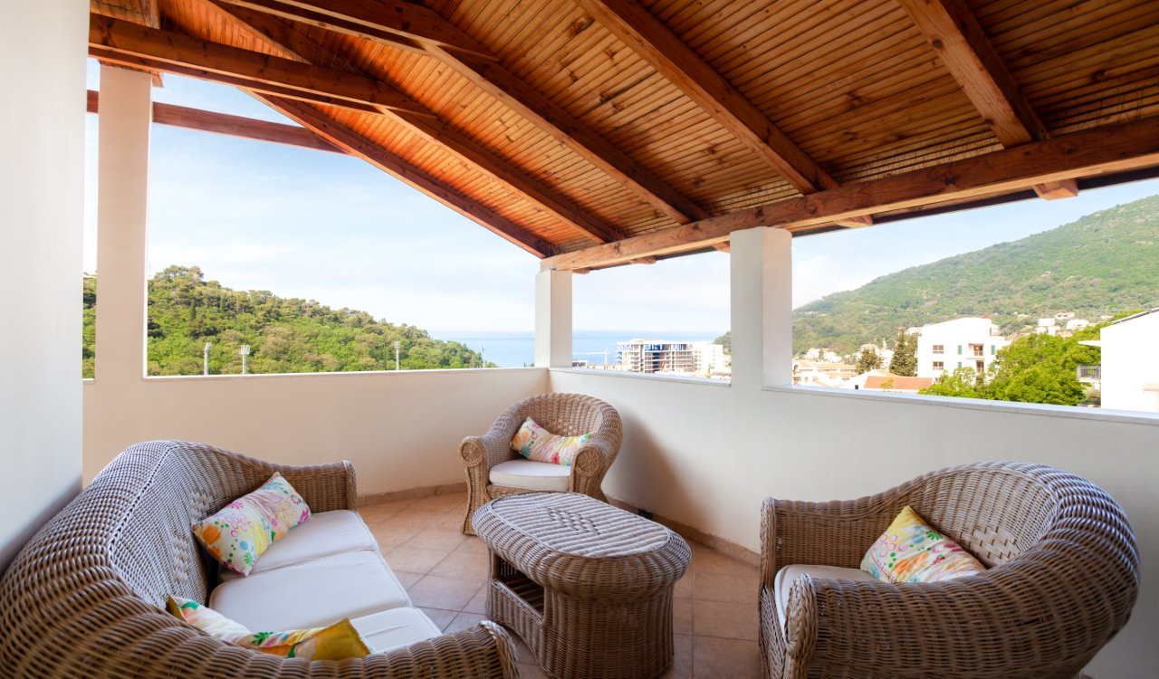 Appartement à Petrovac, Monténégro, 69 m² - image 1