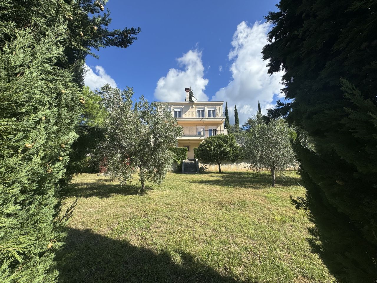 Haus in Herceg-Novi, Montenegro, 307 m² - Foto 1