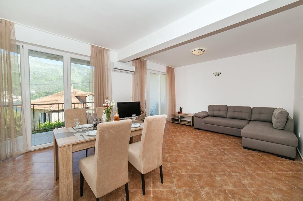Wohnung in Herceg-Novi, Montenegro, 61 m² - Foto 1