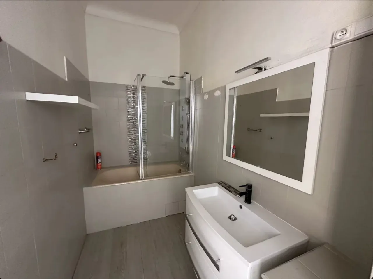 Apartment in Nice, France, 74 m² - picture 8