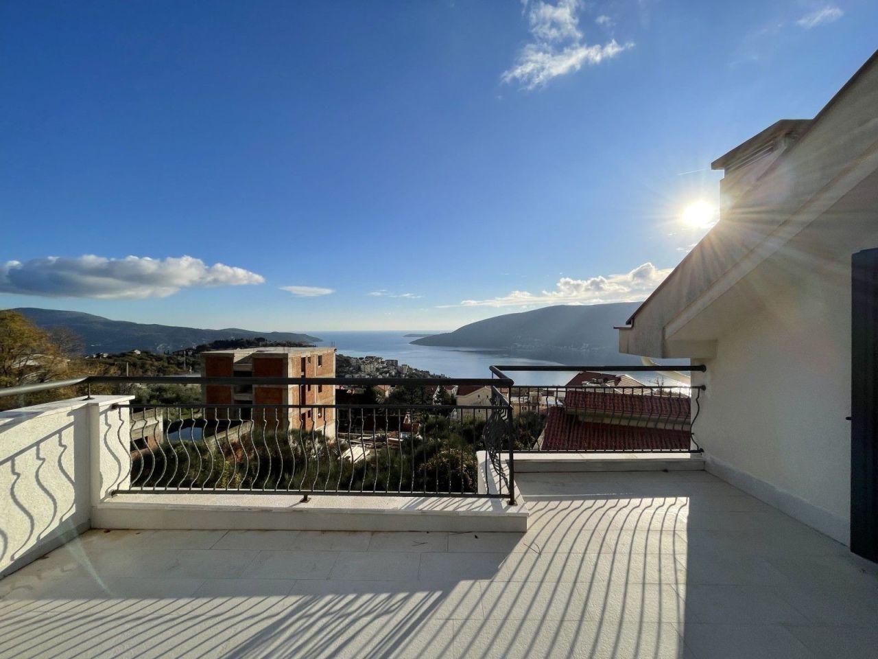 Villa in Herceg-Novi, Montenegro, 201 m² - Foto 1