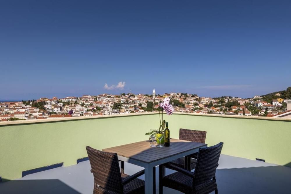 Hotel Mali Lošinj, Croatia, 825 m² - picture 1