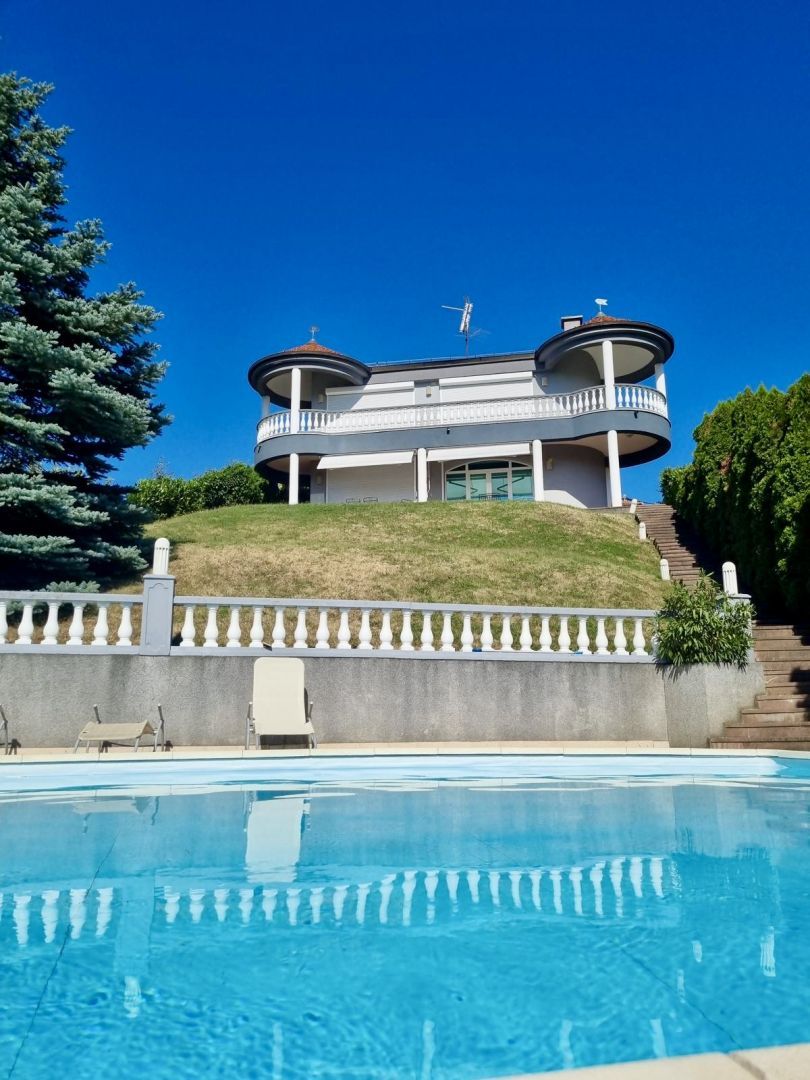Villa Maksimir, Croatia, 450 m² - picture 1