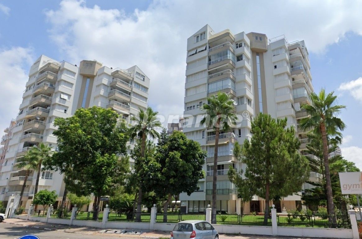 Apartamento en Lara, Turquia, 185 m² - imagen 1