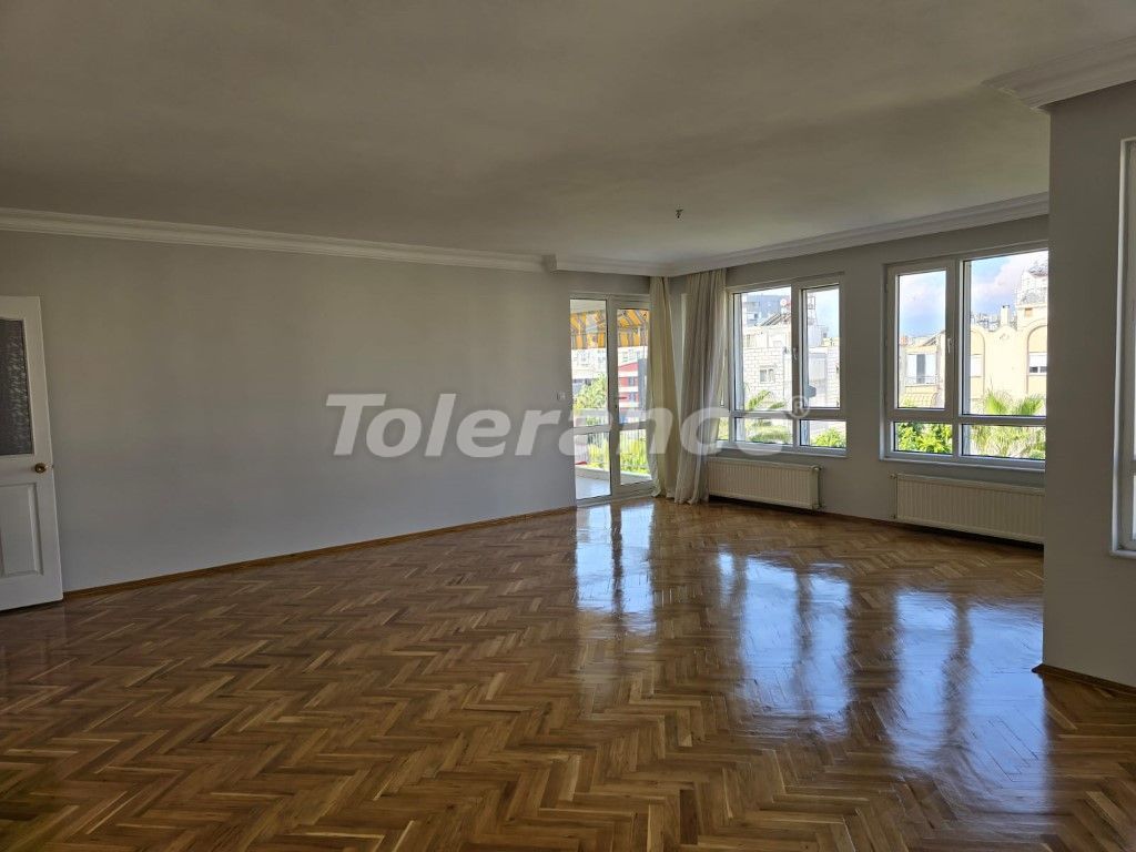 Apartamento en Lara, Turquia, 185 m² - imagen 2