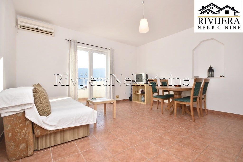 Piso en Herceg-Novi, Montenegro, 38 m² - imagen 1