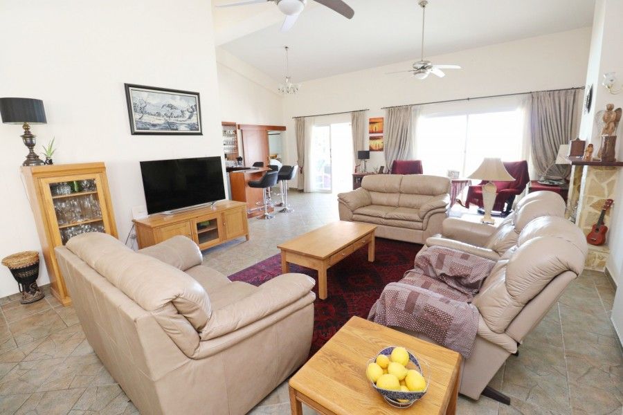 Bungalow in Paphos, Cyprus, 212 m² - picture 8