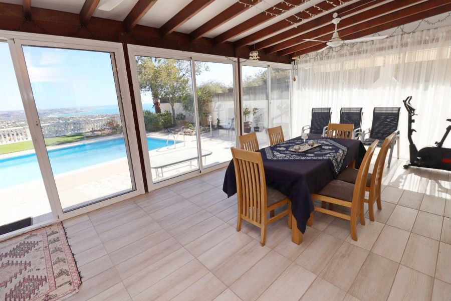 Bungalow in Paphos, Cyprus, 212 m² - picture 12