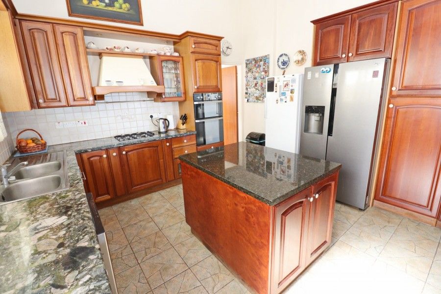 Bungalow in Paphos, Cyprus, 212 m² - picture 11