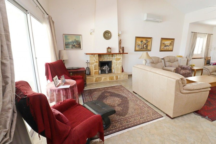 Bungalow in Paphos, Cyprus, 212 m² - picture 13