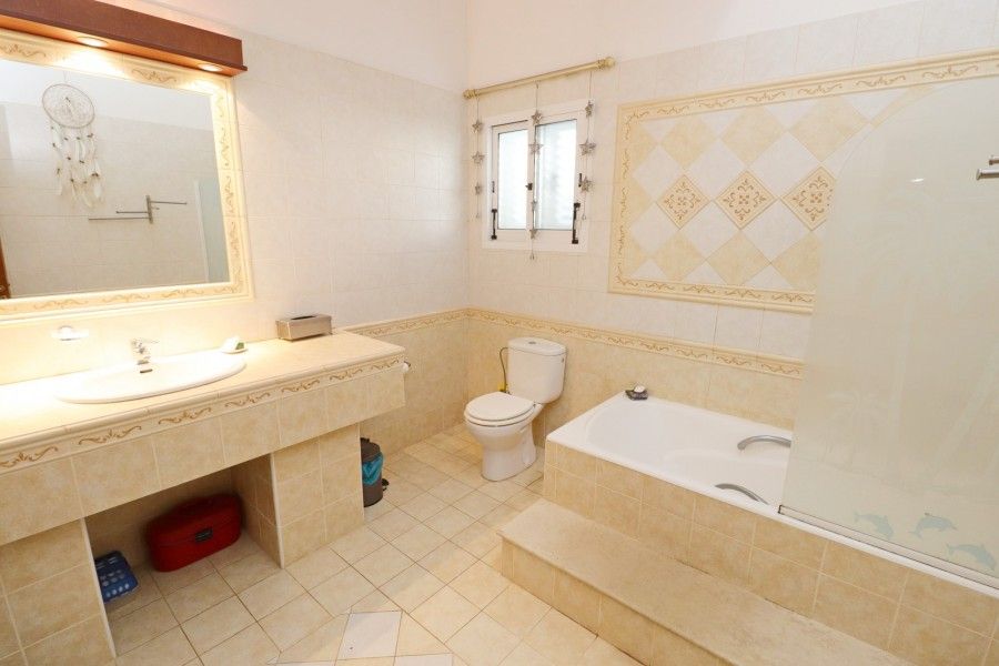 Bungalow in Paphos, Cyprus, 212 m² - picture 15