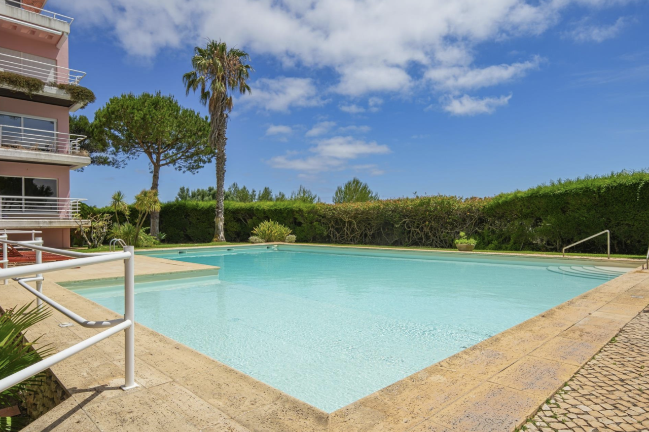 Flat in Carcavelos, Portugal, 220 m² - picture 1
