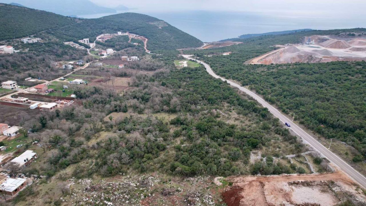 Terrain Visnjevo, Monténégro, 1 567 m² - image 1