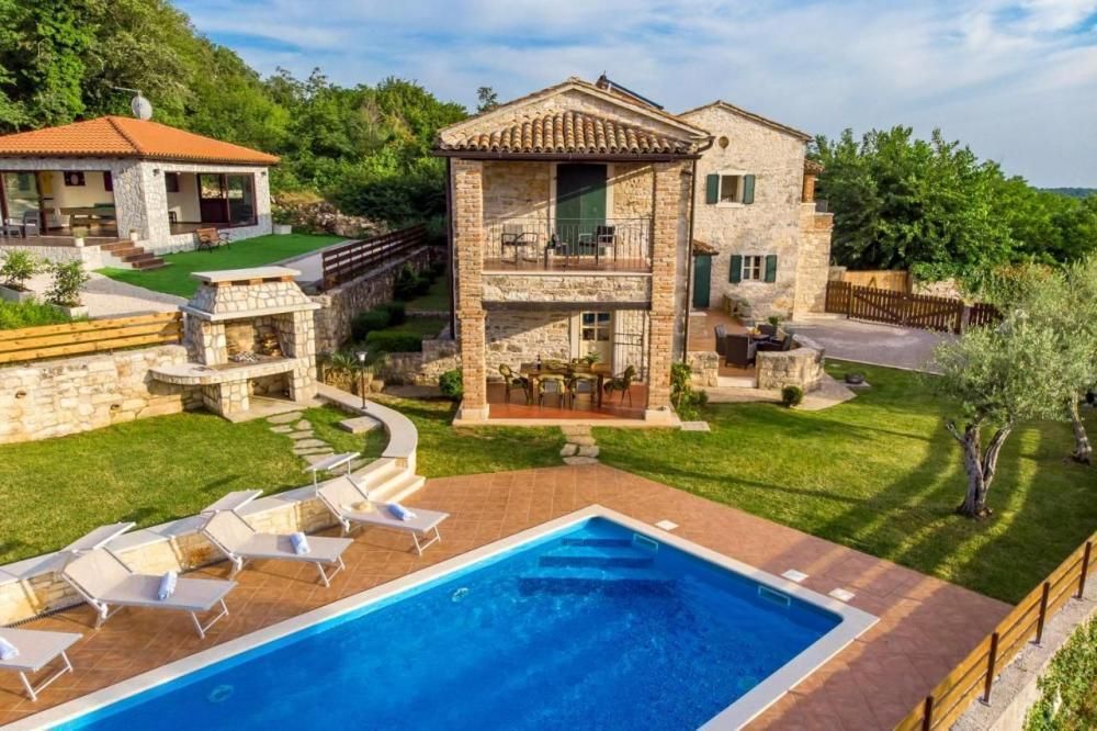 Villa à Tinjan, Croatie, 300 m² - image 2