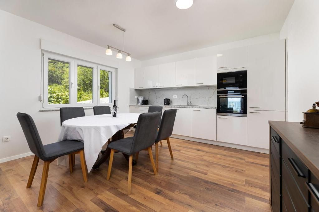 Villa à Novi Vinodolski, Croatie, 250 m² - image 8